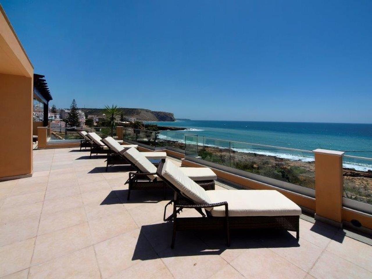 Magnifique Villa 5 Pièces 118 m² en Front de Mer à Praia da Luz       